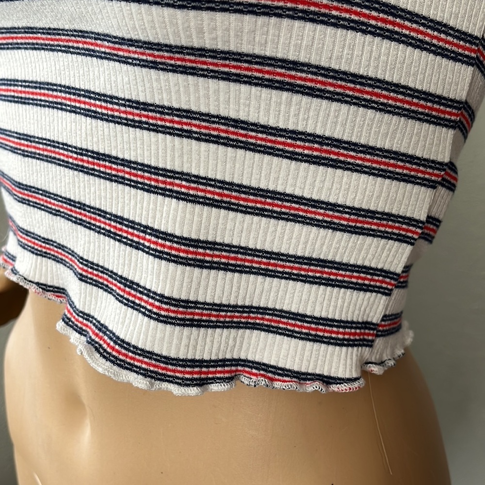 Timing Crop Top - Picture 6 of 9